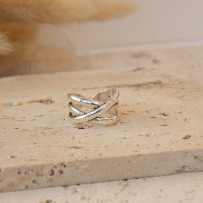 Trilinea Ring